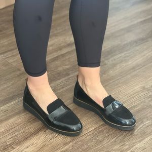Black Dr. Scholl’s platform loafer